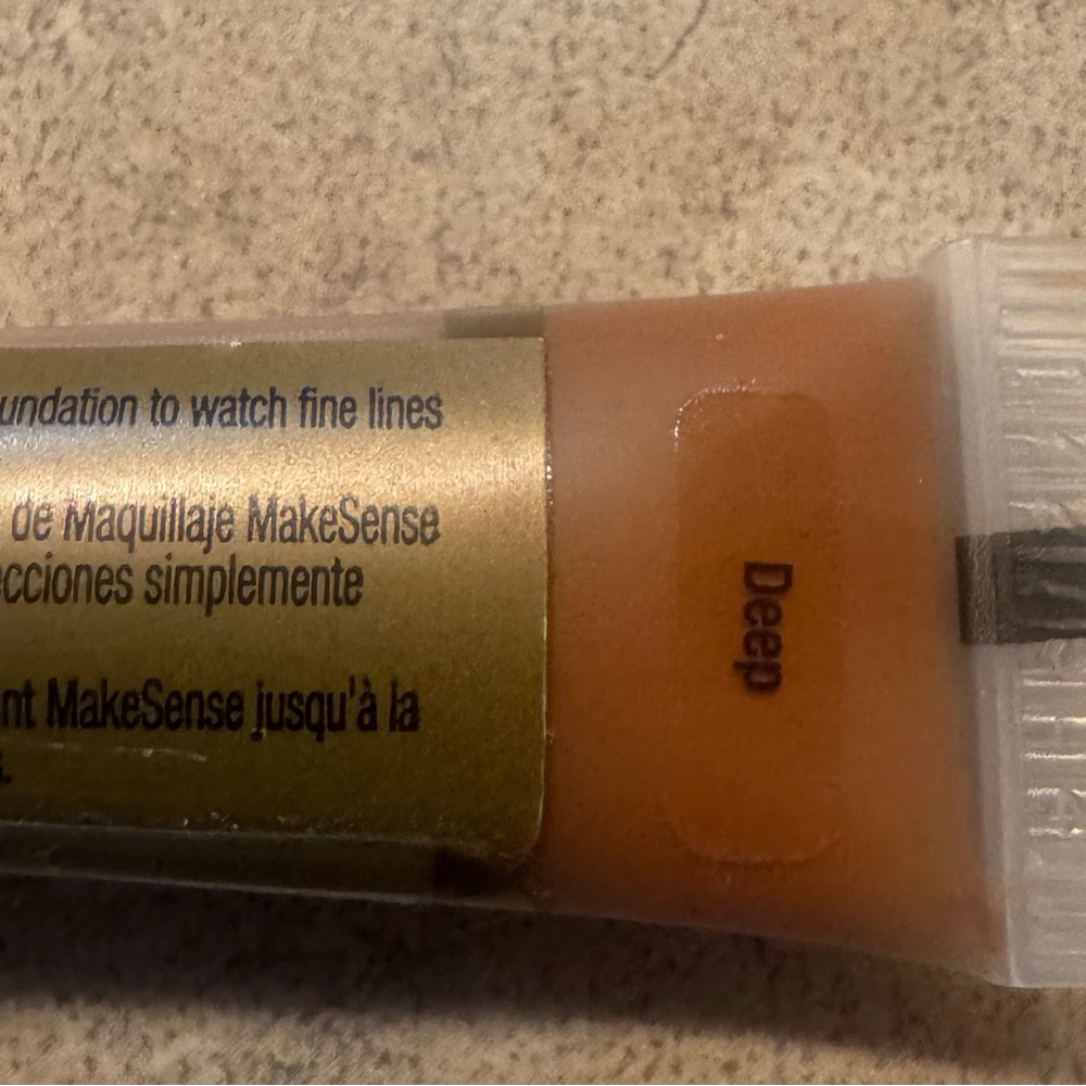 - Deep concealer by senegence